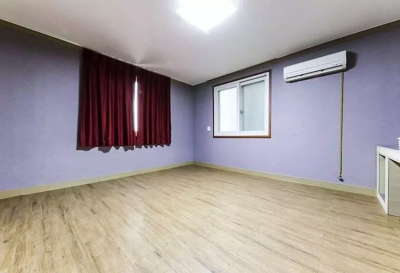 Motelli Daejeon Yuseong Hotel 141