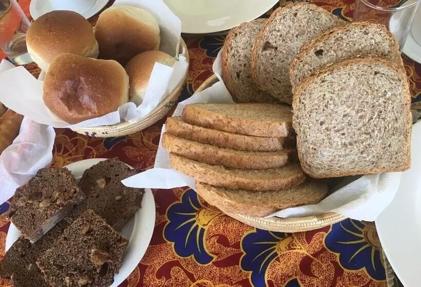 پانسیون Judith Home Fika Cafe