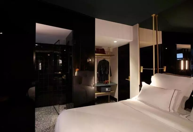 Skylark, Aluma Hotel & Resort