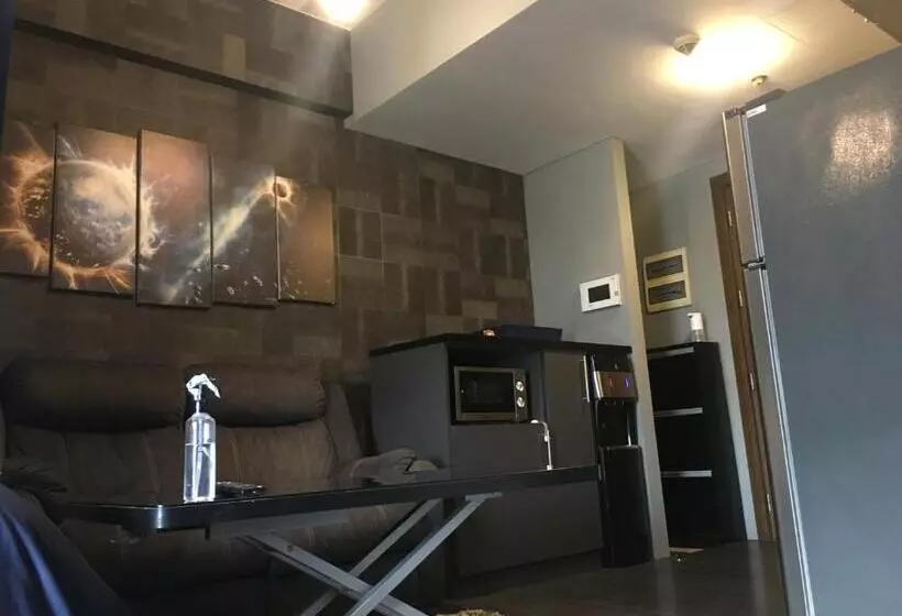 Cozy Condo Near Naia With Wifi, Pool And Balcony