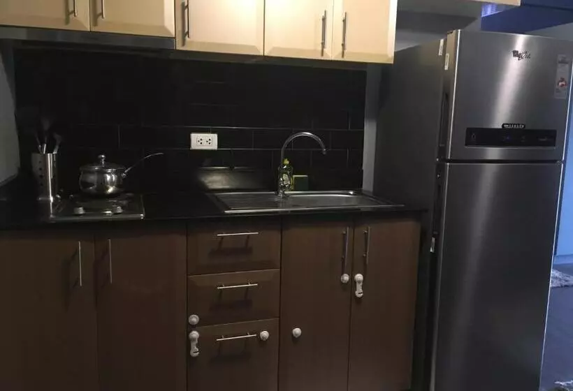 Cozy Condo Near Naia With Wifi, Pool And Balcony