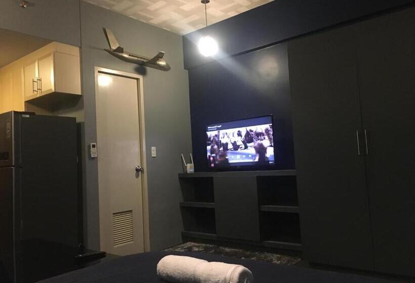 Cozy Condo Near Naia With Wifi, Pool And Balcony