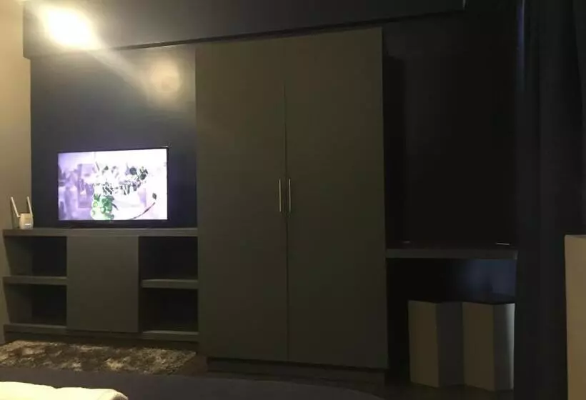 Cozy Condo Near Naia With Wifi, Pool And Balcony