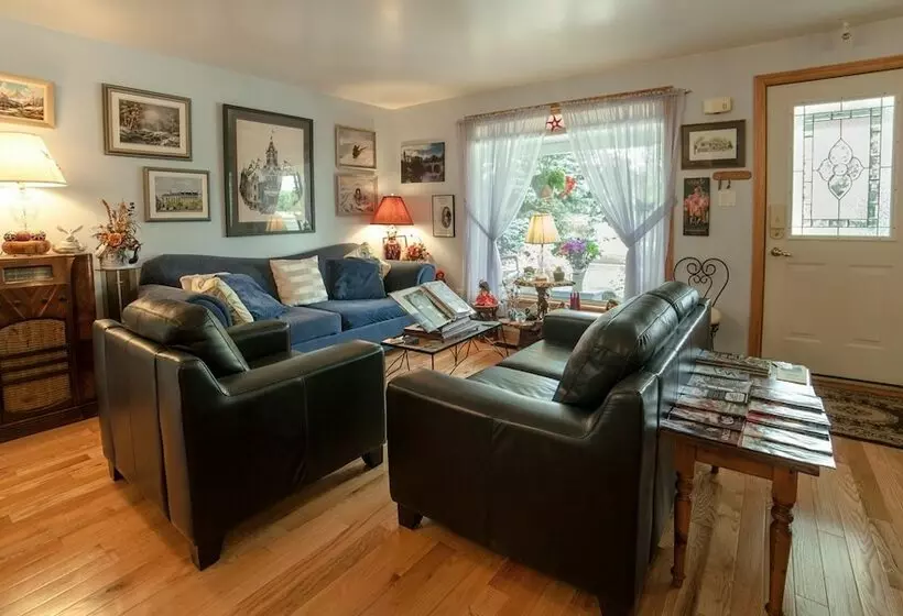 Hotelli A Garden Stroll B&b