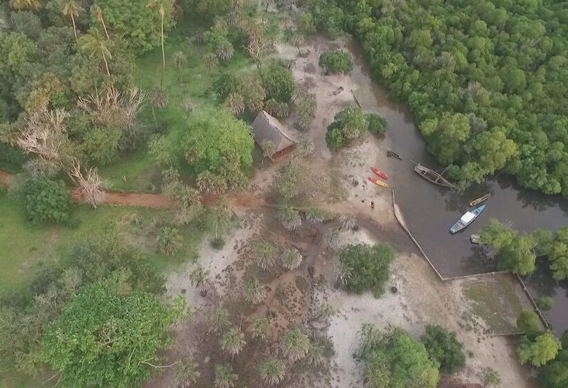 هتل Mikoko Cove Ecolodge
