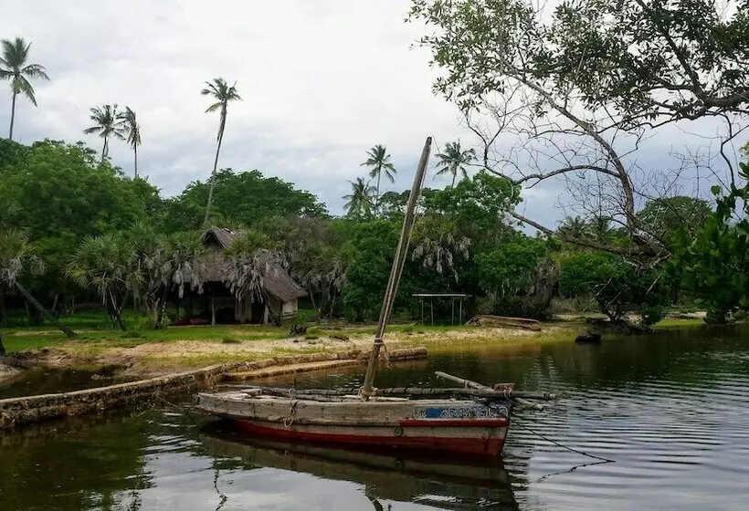 هتل Mikoko Cove Ecolodge