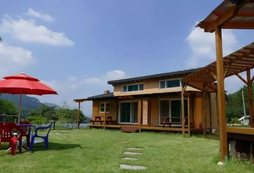 Hotelli Sangju Yeoyurounhwangtojib Pensyeon