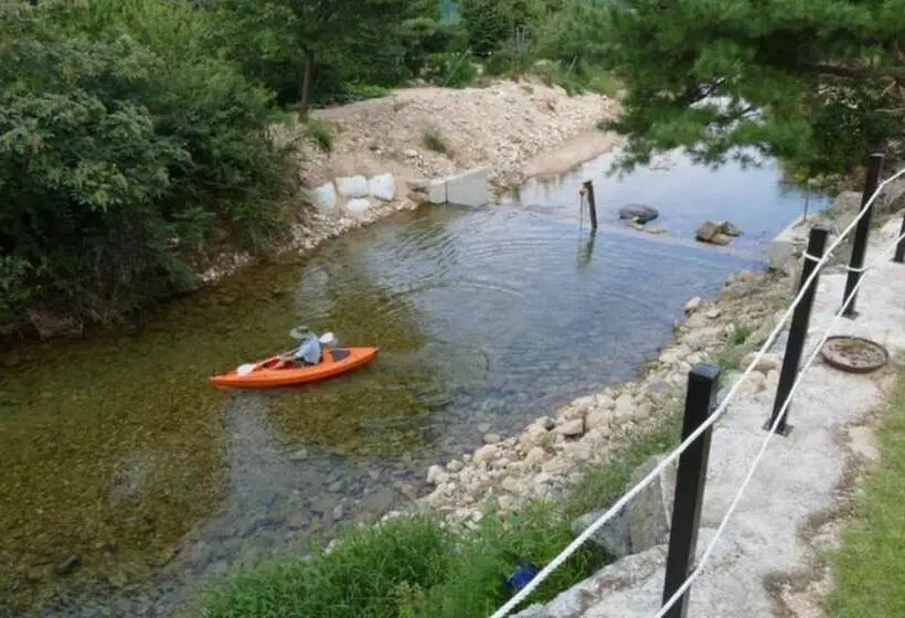 Hotelli Sangju Yeoyurounhwangtojib Pensyeon