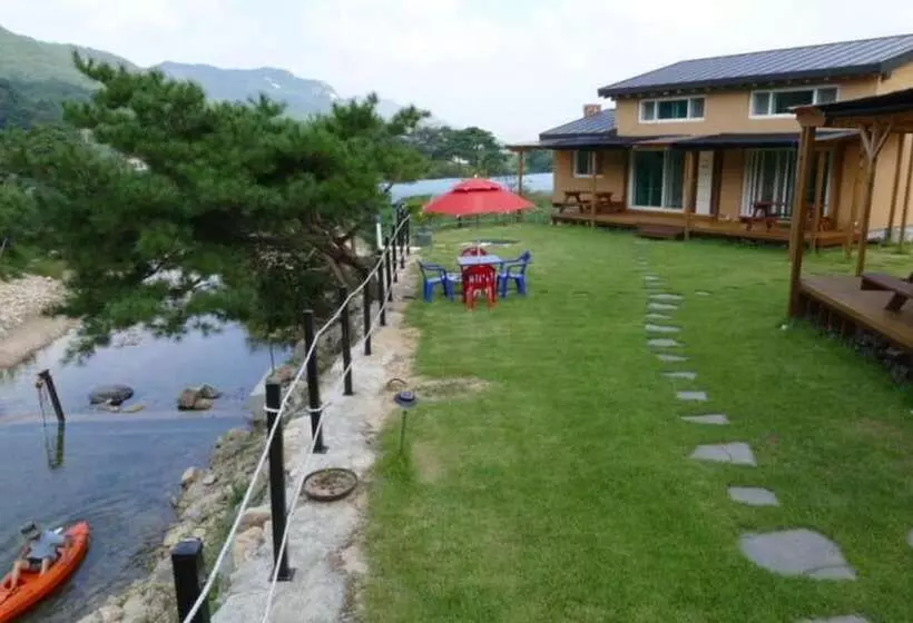 Hotelli Sangju Yeoyurounhwangtojib Pensyeon