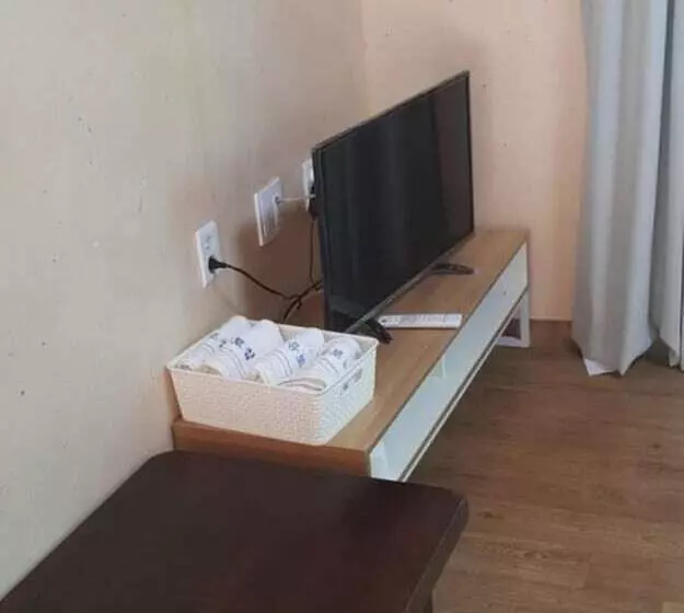 Hotelli Sangju Yeoyurounhwangtojib Pensyeon