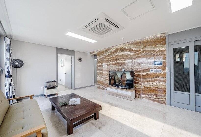 Hotel Tongyoung Sagaejeol Pension