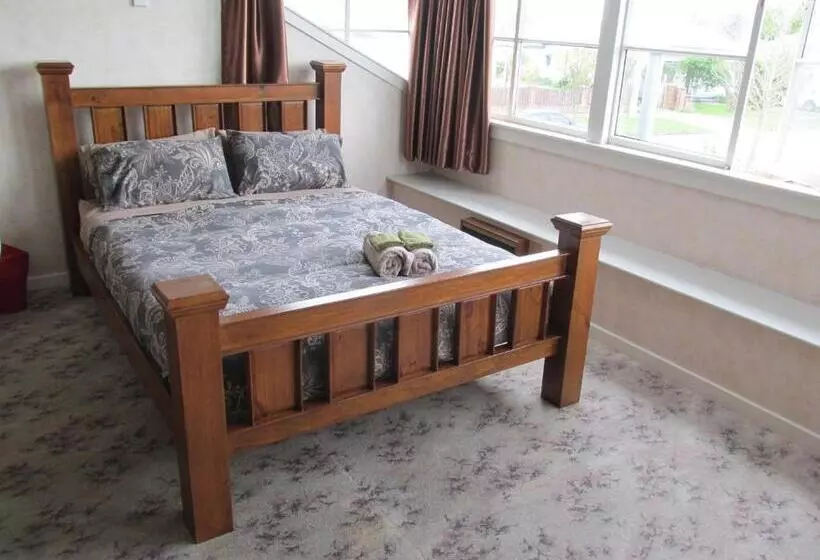 Aamiaismajoitus (B&B) Designer Cottage