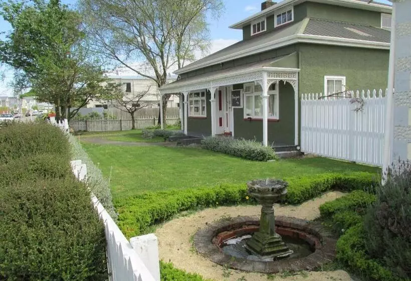 Aamiaismajoitus (B&B) Designer Cottage