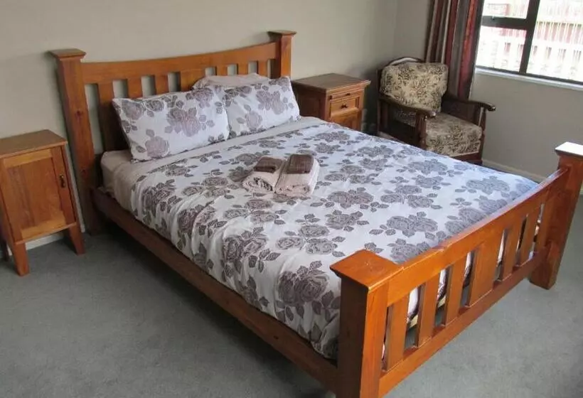 Aamiaismajoitus (B&B) Designer Cottage