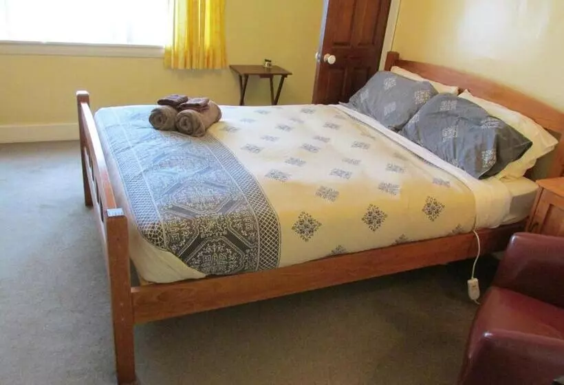 Aamiaismajoitus (B&B) Designer Cottage