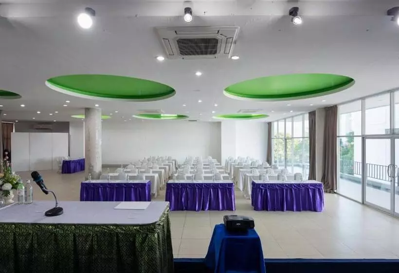 هتل Eco Inn Prime Mae Sot