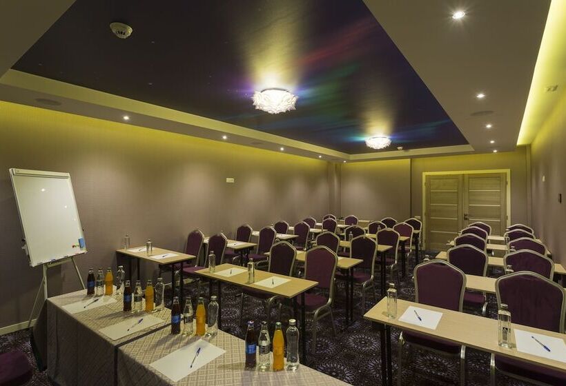 Exclusive Hotel & More