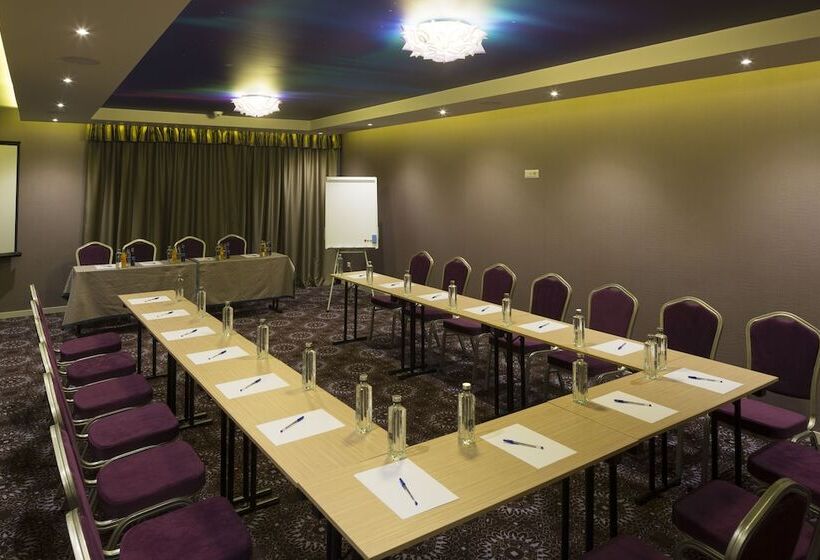 Exclusive Hotel & More