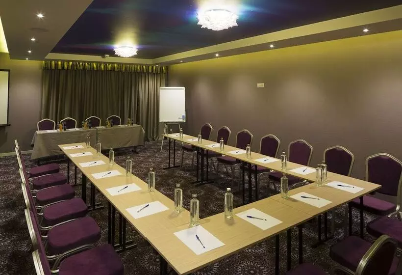 Exclusive Hotel & More