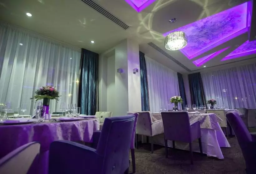 Exclusive Hotel & More