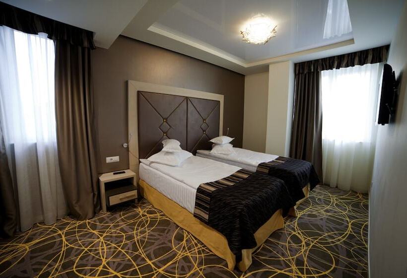 Exclusive Hotel & More