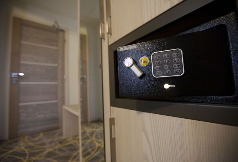 Exclusive Hotel & More