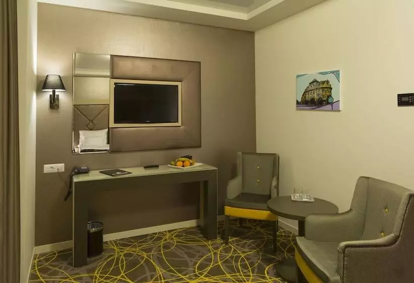 Exclusive Hotel & More