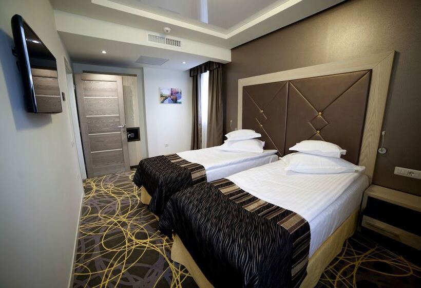 Exclusive Hotel & More