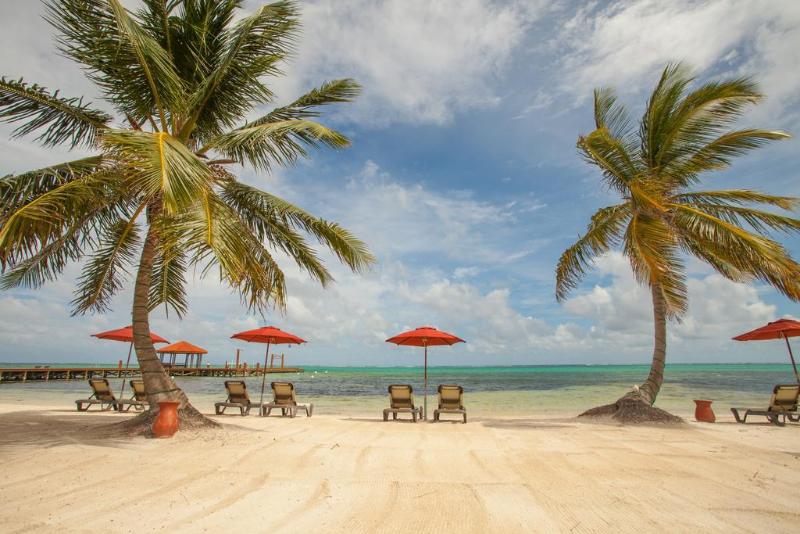 בית מלון כפרי Grand Caribe Belize