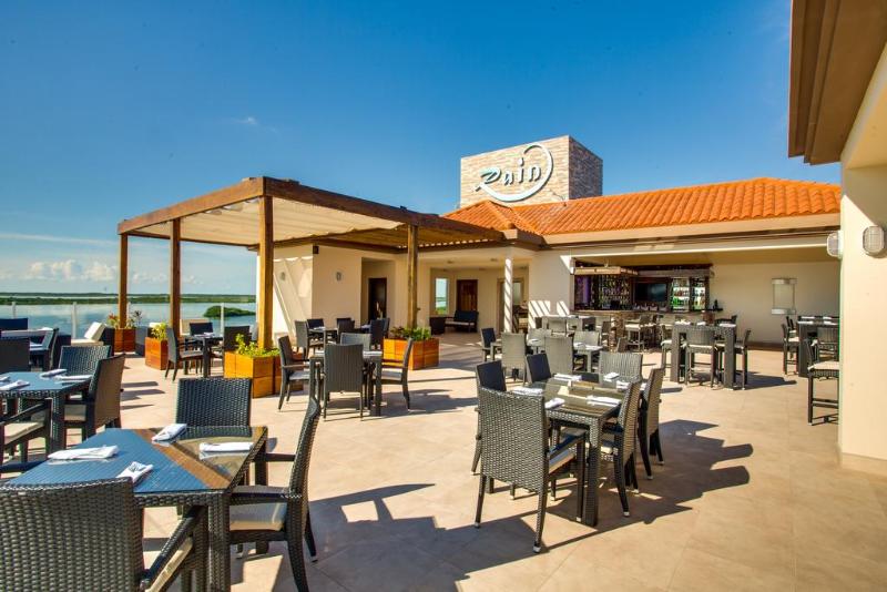 בית מלון כפרי Grand Caribe Belize