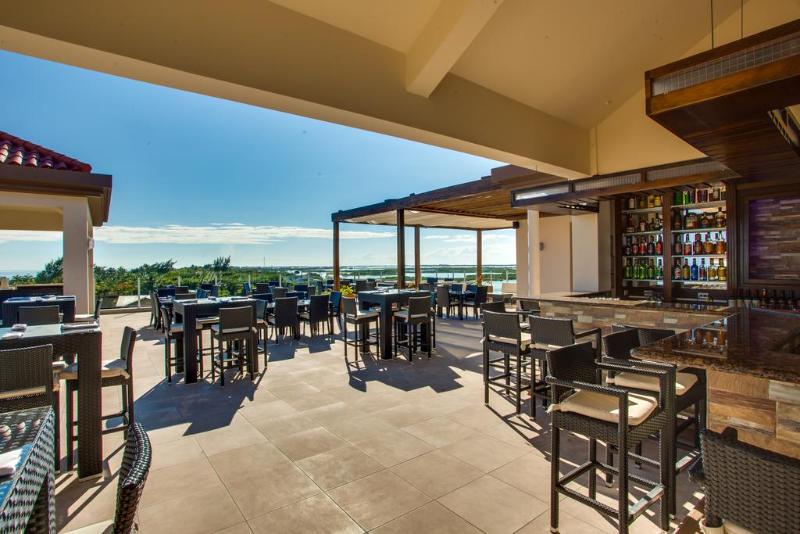 בית מלון כפרי Grand Caribe Belize