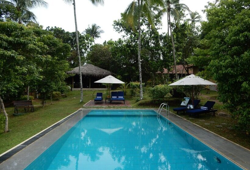 Отель Kadolana Eco Village