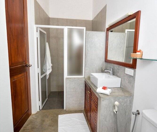 Отель Kadolana Eco Village