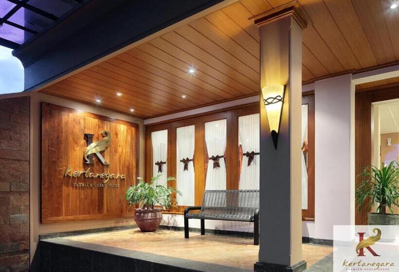 Отель Kertanegara Premium Guest House
