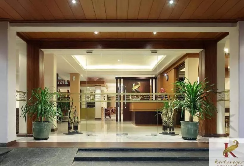 בית מלון כפרי Kertanegara Premium Guest House