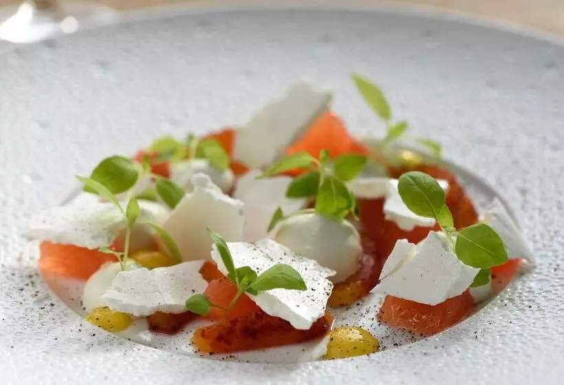 Отель Manoir De Surville