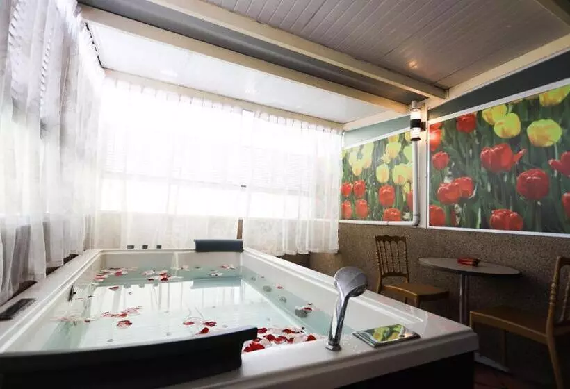 בית מלון כפרי Paradise Spa