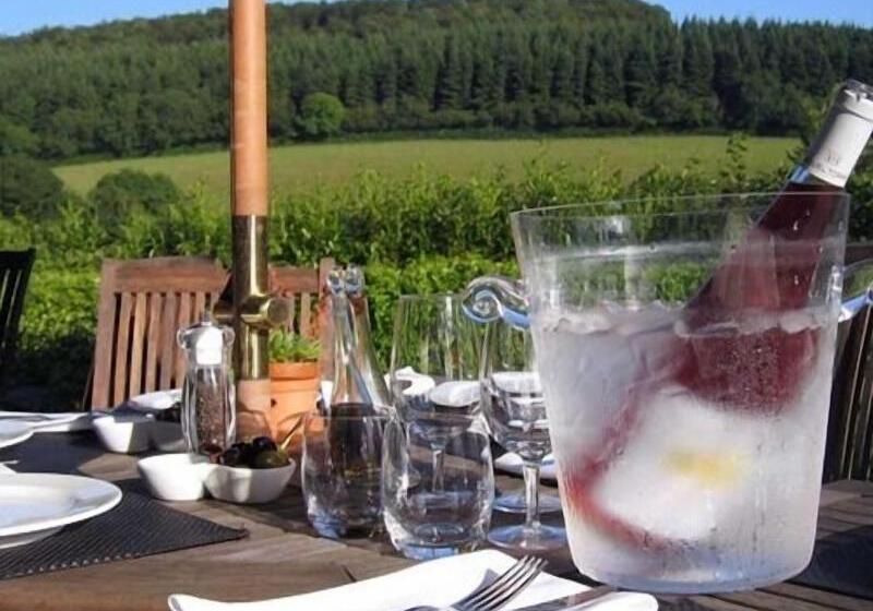 فندق Plantation House