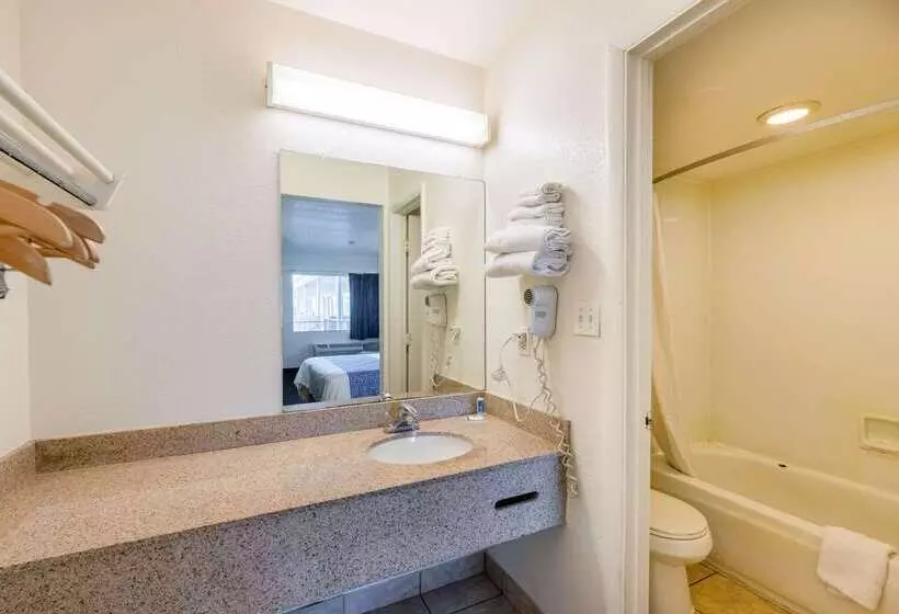 Отель Rodeway Inn Phoenix North I17