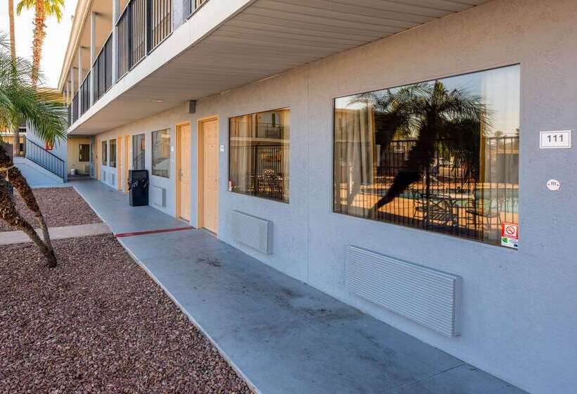 Отель Rodeway Inn Phoenix North I17