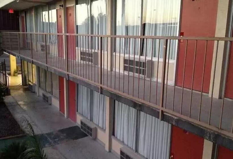 호텔 Su Casa Inn & Suites