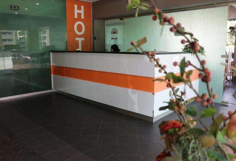 בית מלון כפרי Subang Park