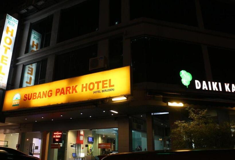 בית מלון כפרי Subang Park