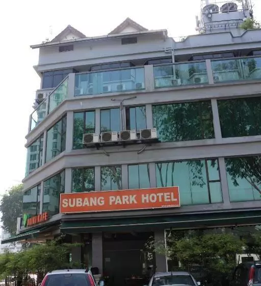 בית מלון כפרי Subang Park