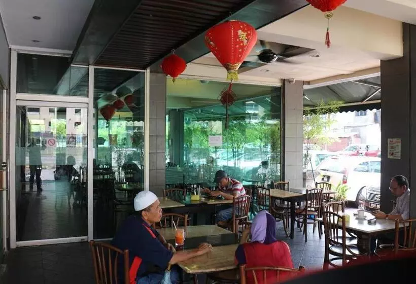 בית מלון כפרי Subang Park