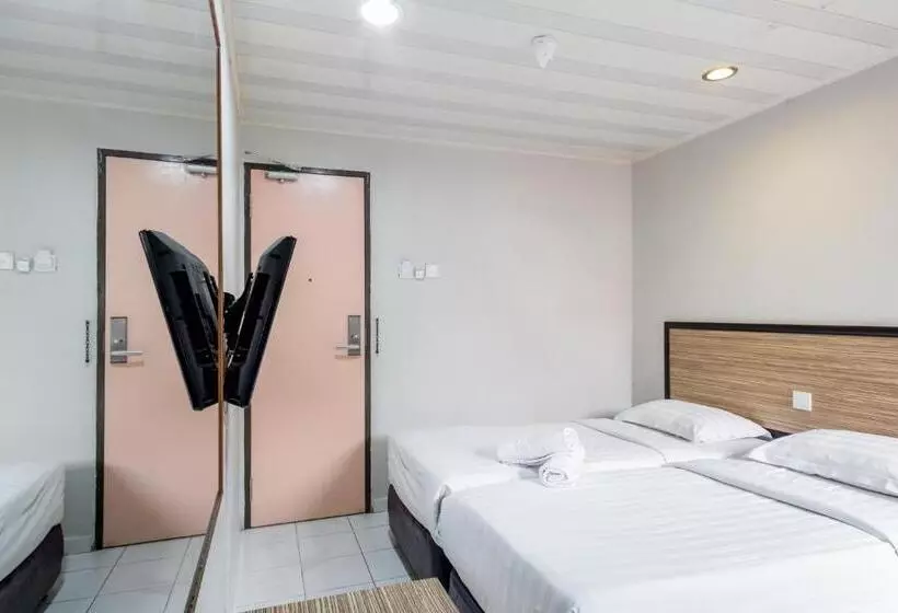 בית מלון כפרי Subang Park