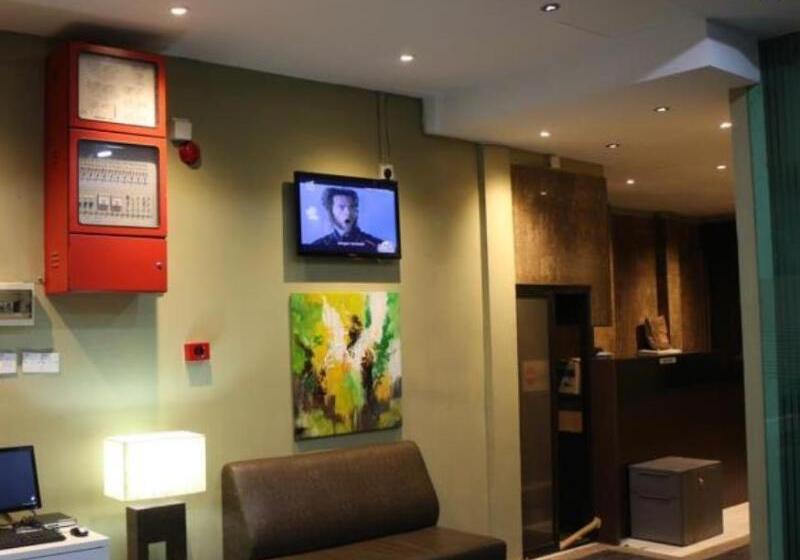 בית מלון כפרי Subang Park