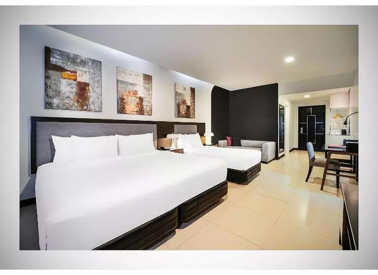 Summit Hotel Magnolia