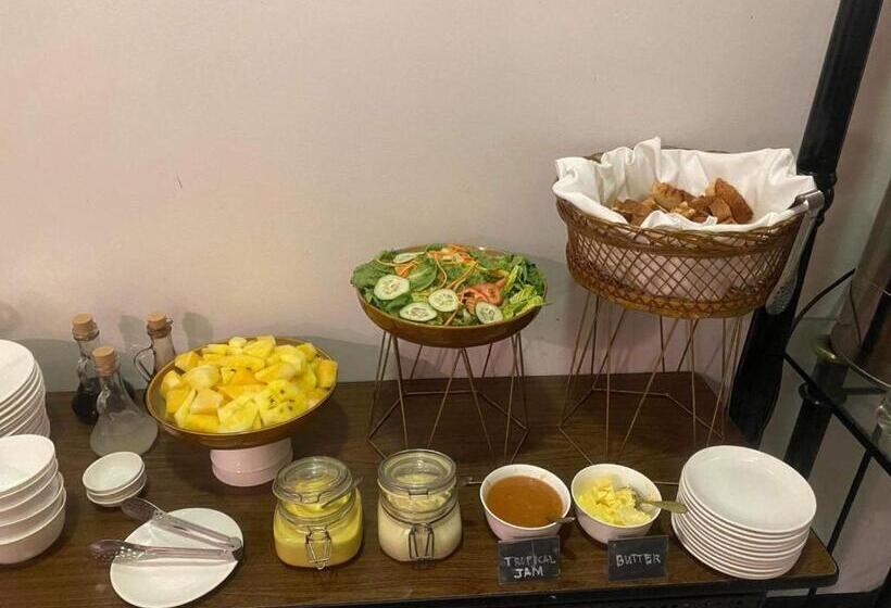 Summit Hotel Magnolia