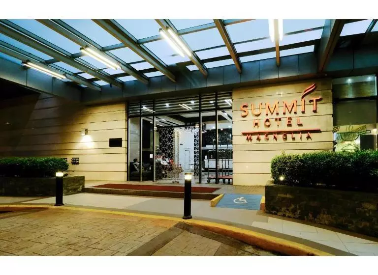 Summit Hotel Magnolia